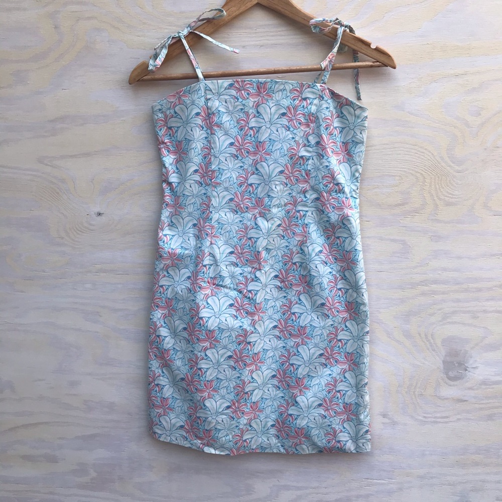Vineyard Vines blue lily girls sun dress size 14